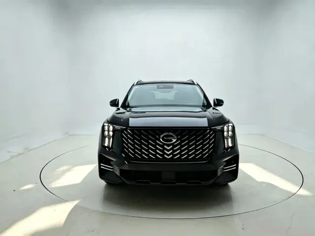 GAC Trumpchi GS8 — Фото автомобиля 4