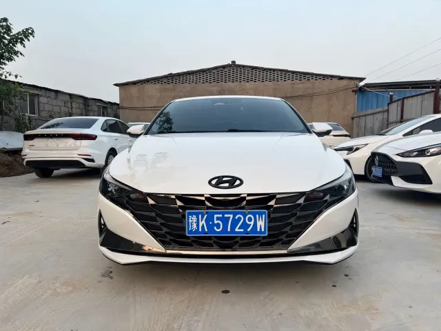 Hyundai Elantra — Фото автомобиля 2