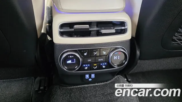 Genesis GV70 — Фото автомобиля 24