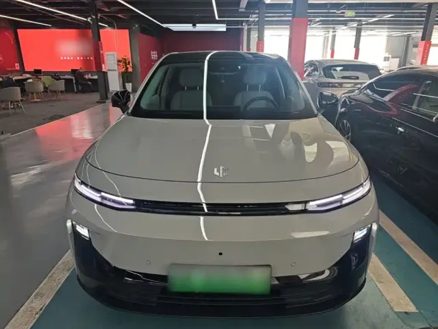Leapmotor B10 — Фото автомобиля 2