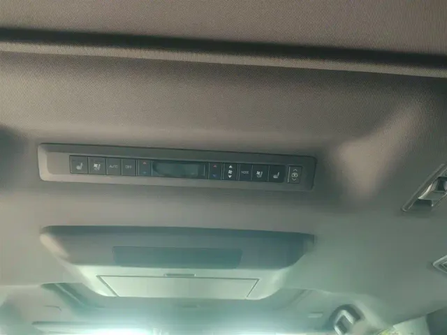 Toyota Sienna — Фото автомобиля 13