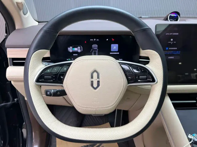 Aito M7 — Фото автомобиля 5