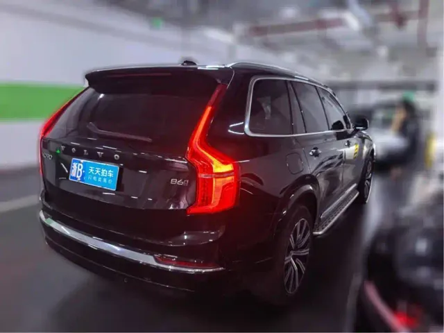 Volvo XC90 — Фото автомобиля 2