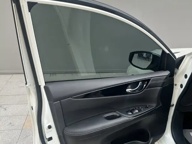 Nissan Tiida — Фото автомобиля 12