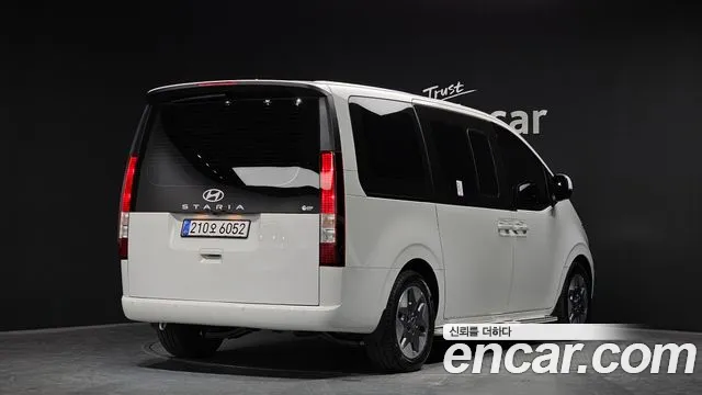 Hyundai Staria — Фото автомобиля 2