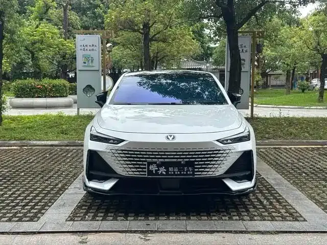 Changan UNI-V — Фото автомобиля 2