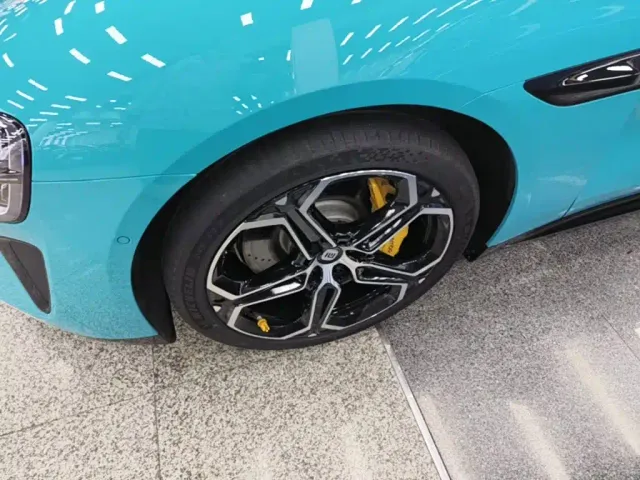 Xiaomi SU7 — Фото автомобиля 22