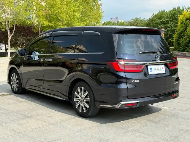 Honda Odyssey — Фото автомобиля 7