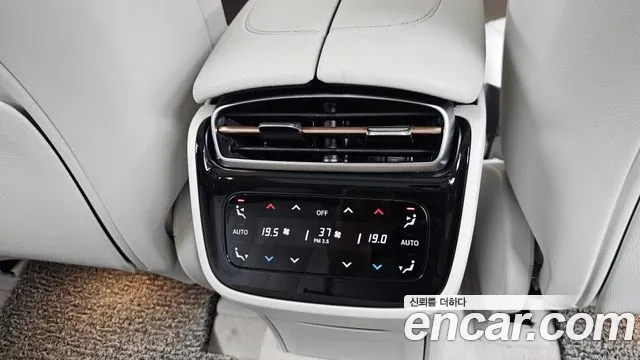 Mercedes-Benz EQE — Фото автомобиля 30