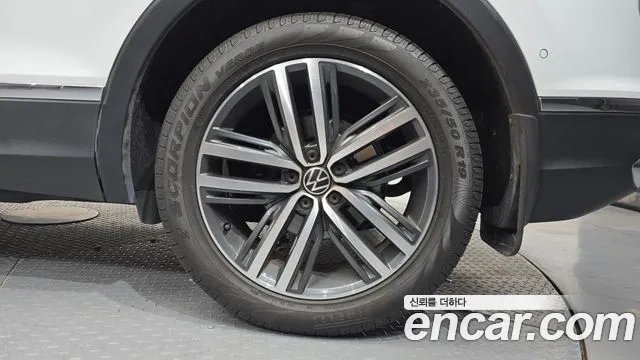 Volkswagen Tiguan — Фото автомобиля 6