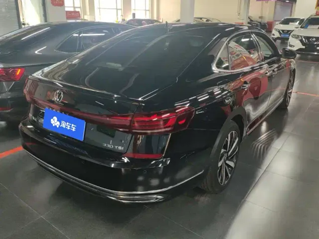 Volkswagen Passat — Фото автомобиля 3