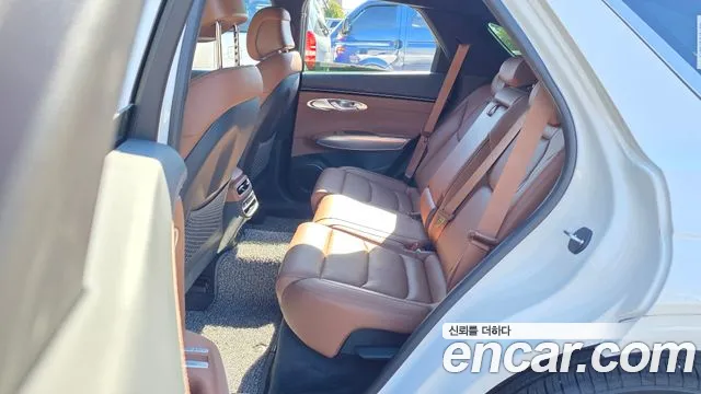 Genesis GV70 — Фото автомобиля 17