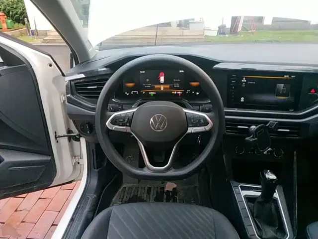 Volkswagen Lavida — Фото автомобиля 10