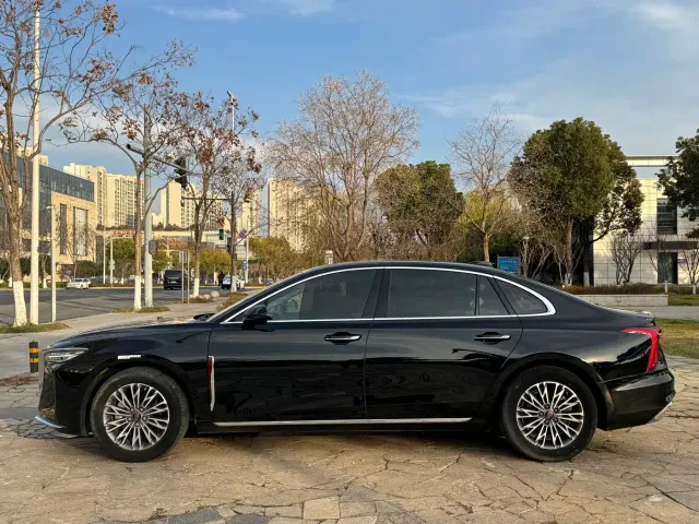 Hongqi H5 — Фото автомобиля 4