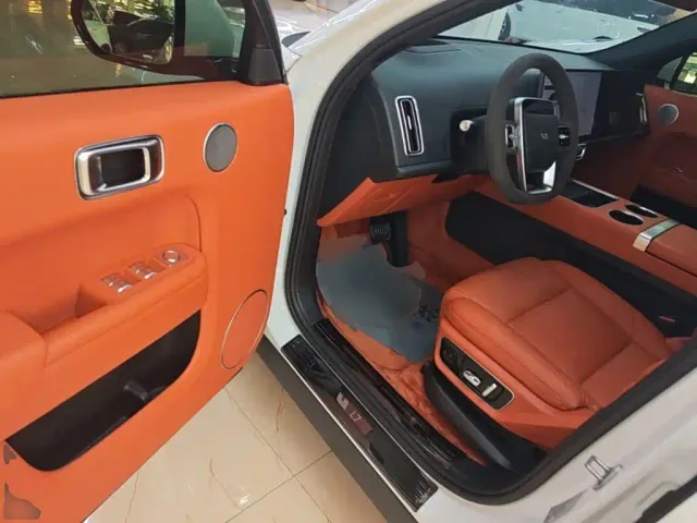 Li Auto L7 — Фото автомобиля 15