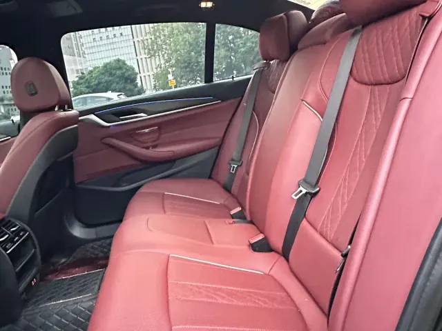 BMW 5 Series — Фото автомобиля 7