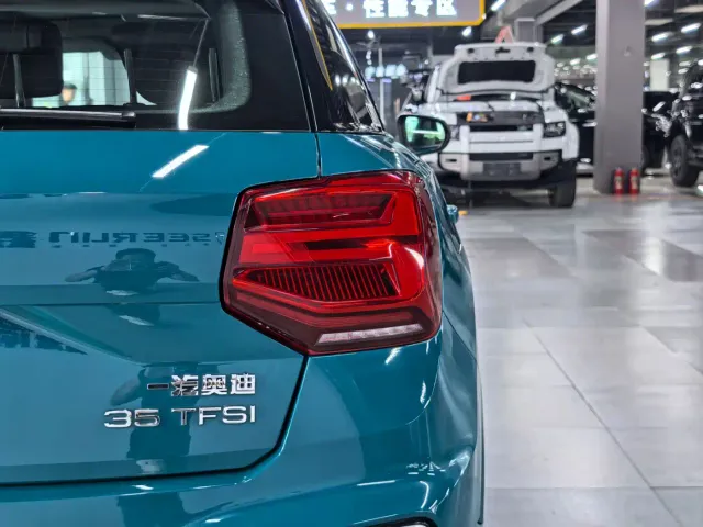 Audi Q2L — Фото автомобиля 5