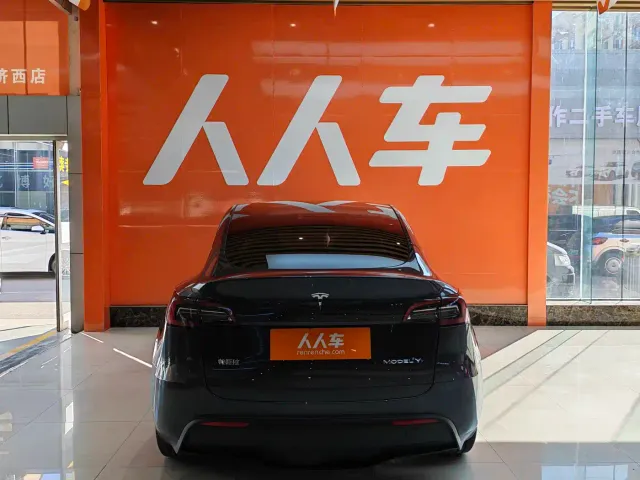 Tesla Model Y — Фото автомобиля 5