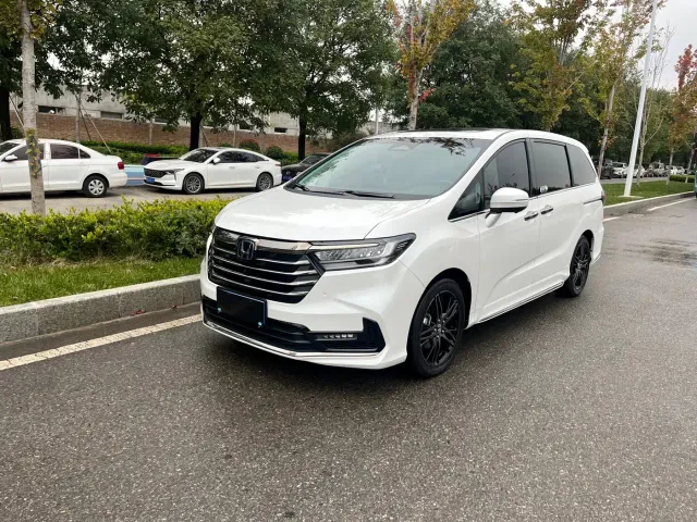 Фотография автомобиля — Honda Odyssey