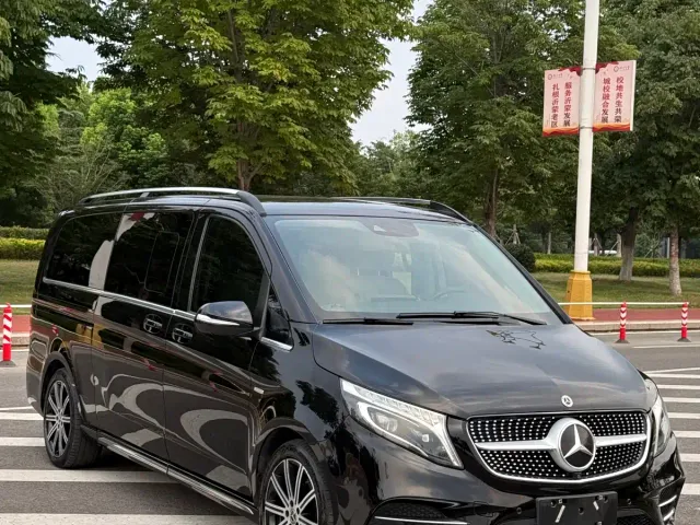 Mercedes-Benz V-Class — Фото автомобиля 3