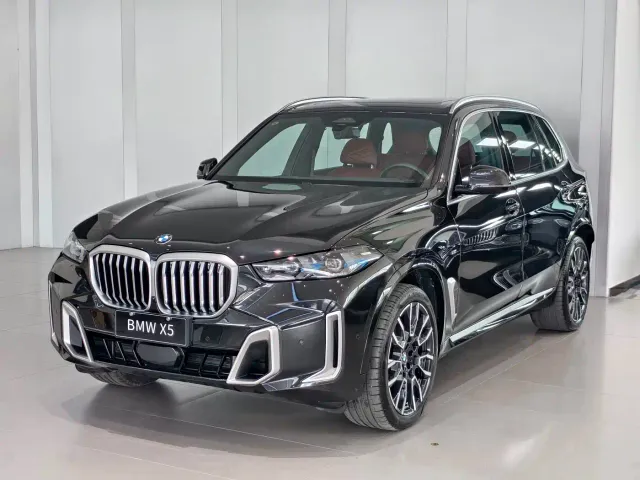 Фотография автомобиля — BMW X5