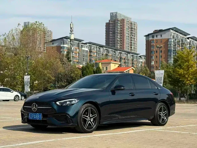 Фотография автомобиля — Mercedes-Benz C-Class