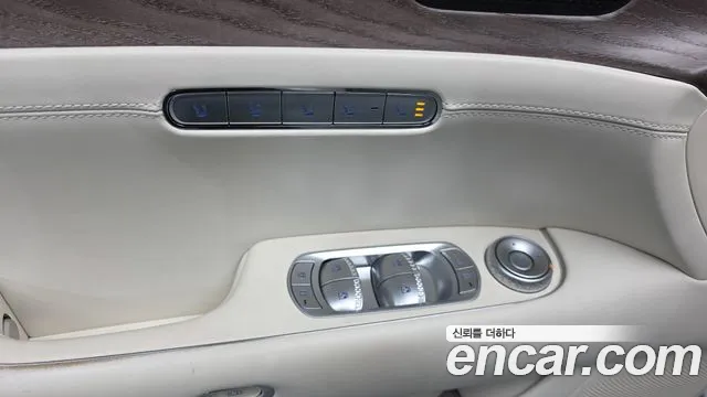 Genesis G90 Бензин 3.5 турбо AWD — Фото автомобиля 12
