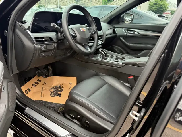 Cadillac CT5 — Фото автомобиля 9
