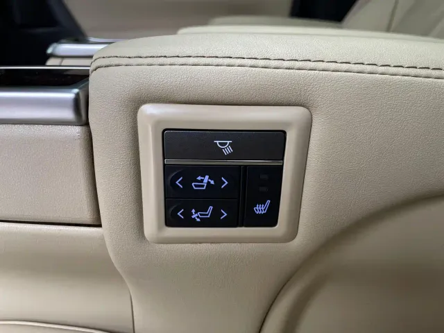 Toyota Alphard — Фото автомобиля 10