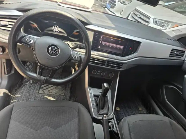 Volkswagen Polo — Фото автомобиля 15