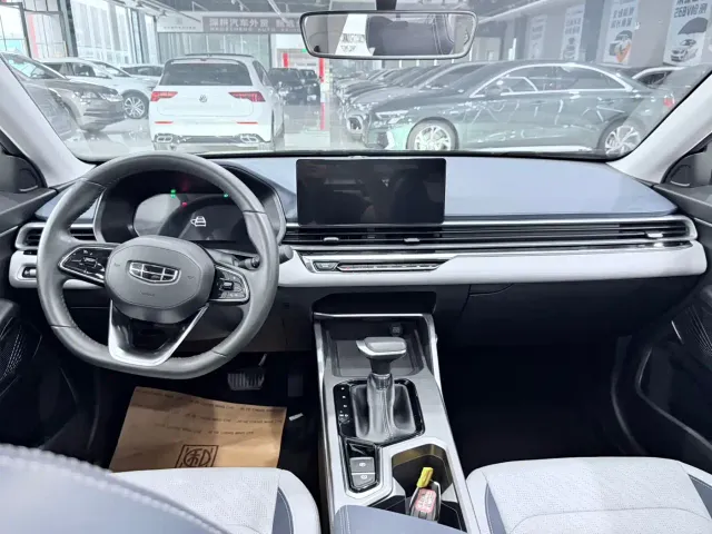 Geely Emgrand — Фото автомобиля 5