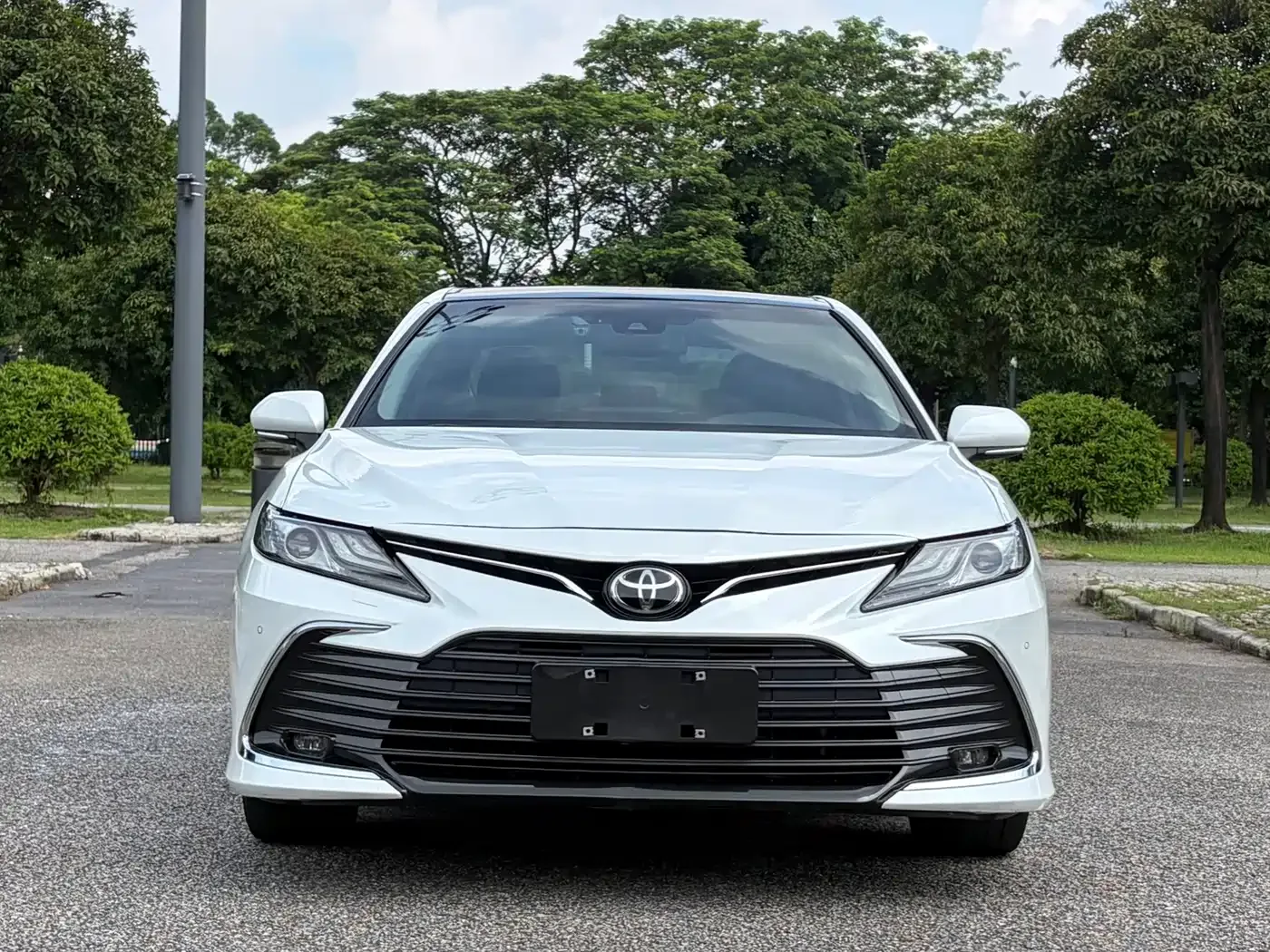 Toyota Camry 2021 2.5G Luxury Edition — Фото автомобиля 2