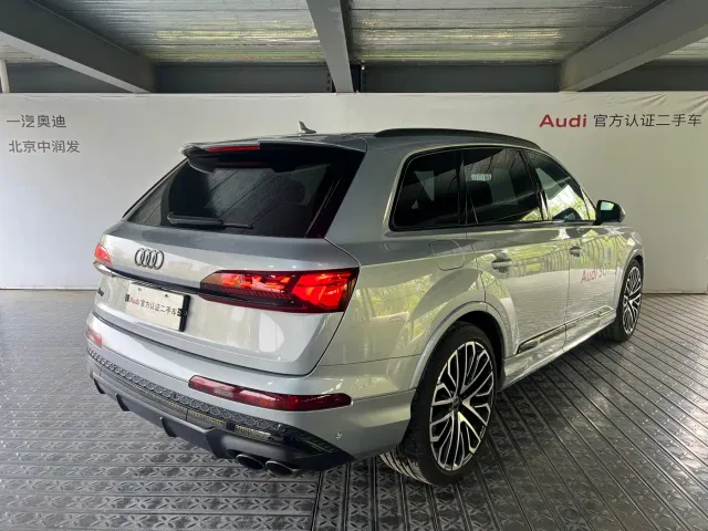 Audi SQ7 — Фото автомобиля 5