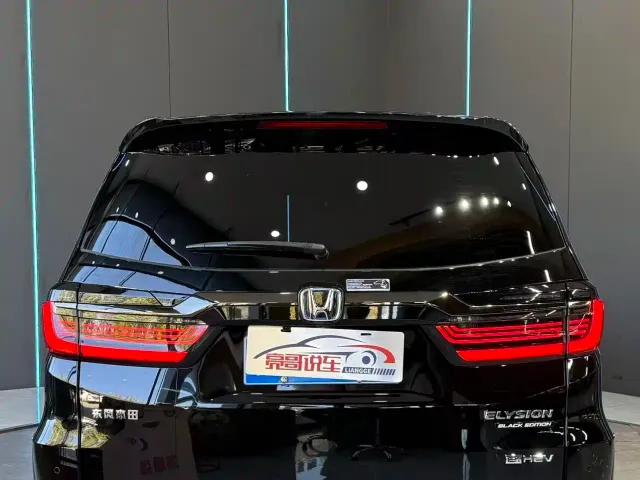 Honda Elysion — Фото автомобиля 7