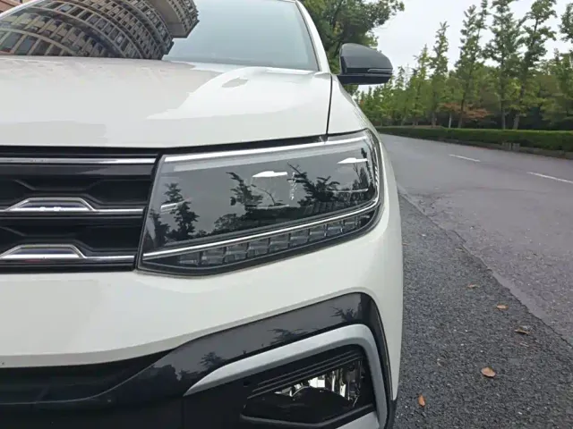 Volkswagen T-Cross — Фото автомобиля 5