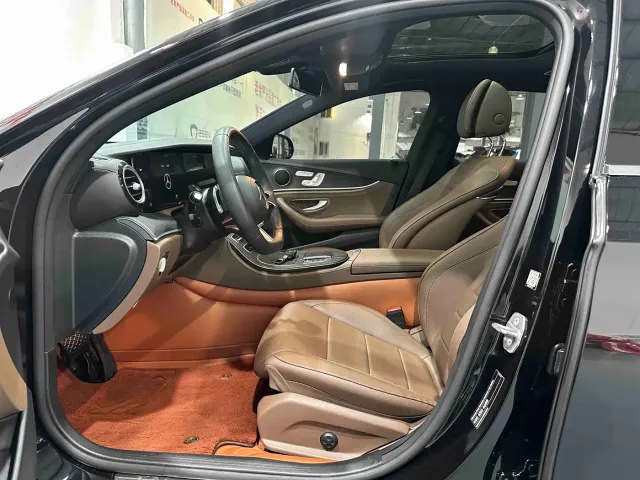 Mercedes-Benz E-Class — Фото автомобиля 4