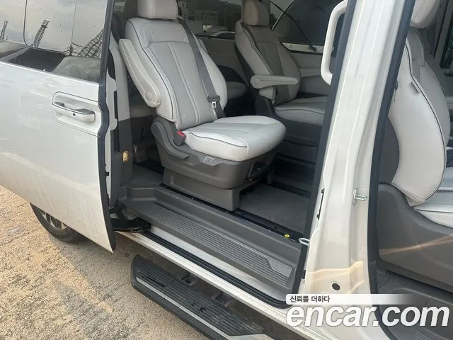 Hyundai Staria Staria 4WD Lounge 9 мест — Фото автомобиля 18