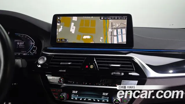 BMW 5 Series G30 — Фото автомобиля 20