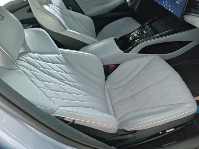 BYD Seal — Фото автомобиля 24
