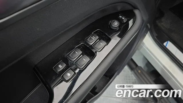 KG_Mobility_Ssangyong Rexton Новый Rexton Sport Khan Дизель 2.2 4WD — Фото автомобиля 17