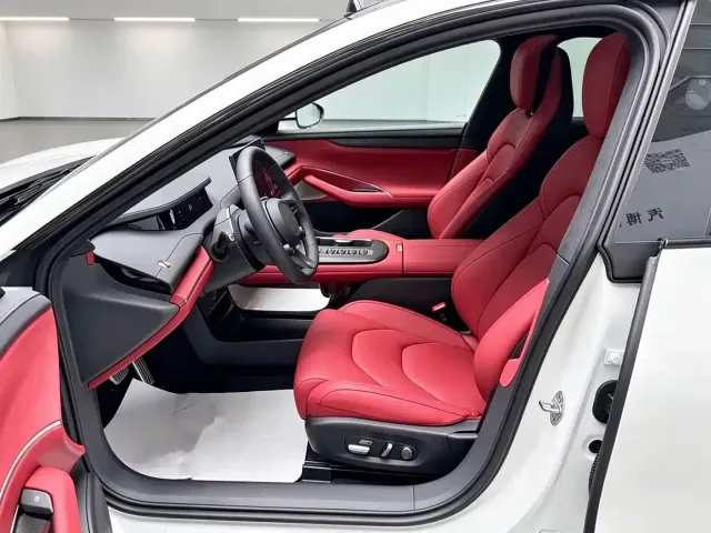 Xiaomi SU7 — Фото автомобиля 8