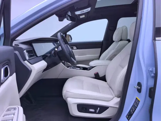 Li Auto ONE — Фото автомобиля 8