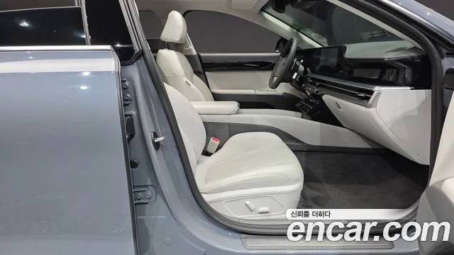 Hyundai Grandeur Grandeur (GN7) 2.5 Бензин 2WD — Фото автомобиля 11