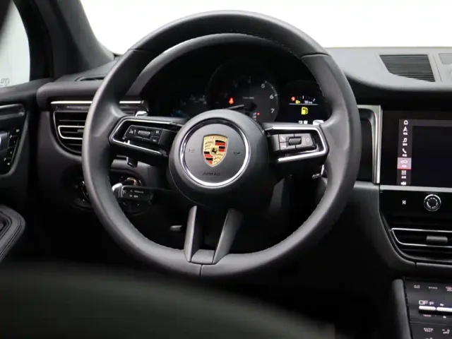 Porsche Macan — Фото автомобиля 15