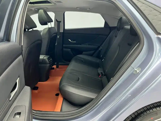 Hyundai Elantra — Фото автомобиля 12