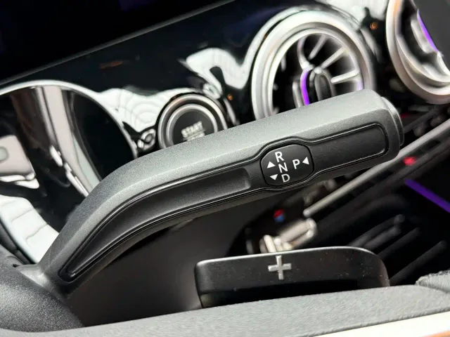 Mercedes-Benz EQA — Фото автомобиля 10
