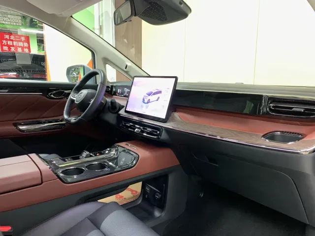 GAC Trumpchi E8 — Фото автомобиля 10