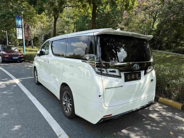 Toyota Vellfire — Фото автомобиля 6