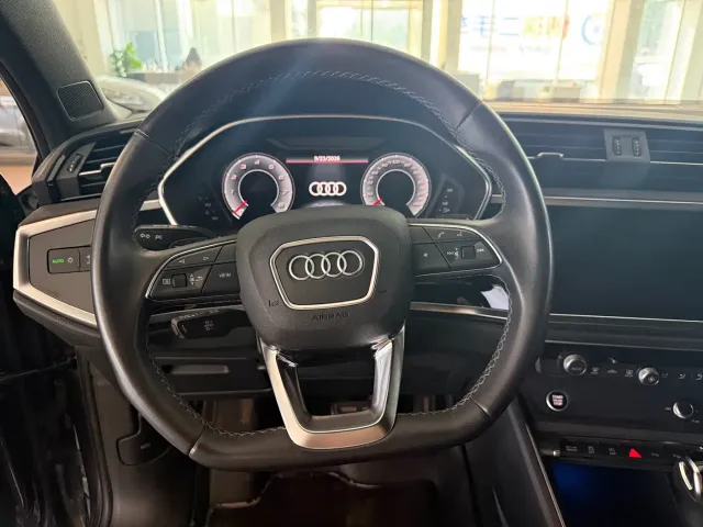 Audi Q3 — Фото автомобиля 11