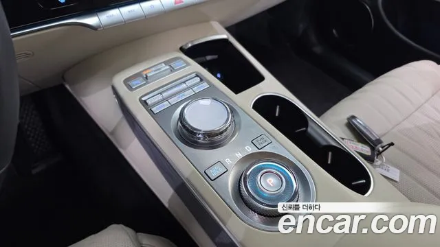 Genesis GV70 2.5T Бензин AWD — Фото автомобиля 8